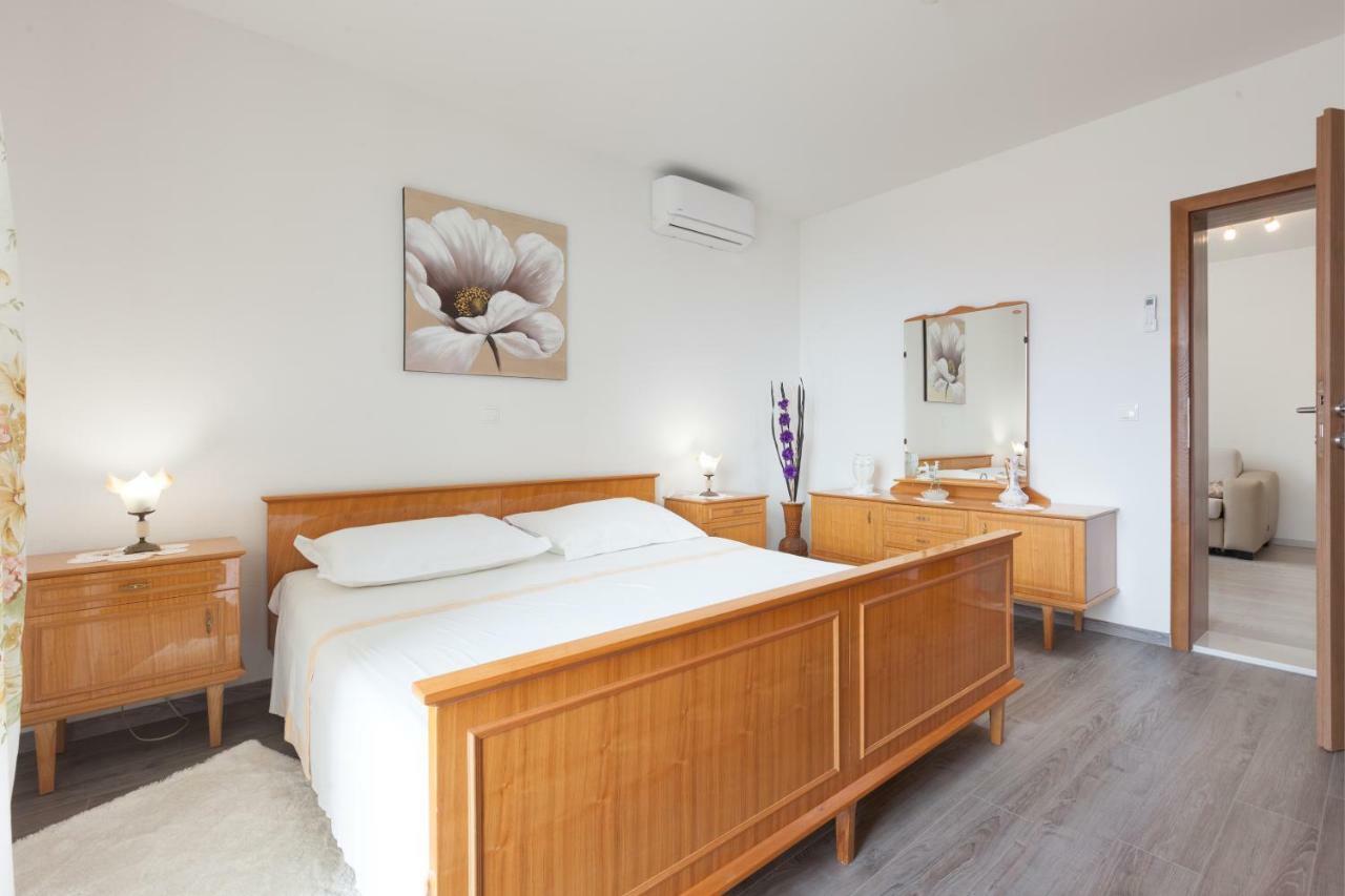 Apartments Turtle Gardens Makarska Eksteriør bilde